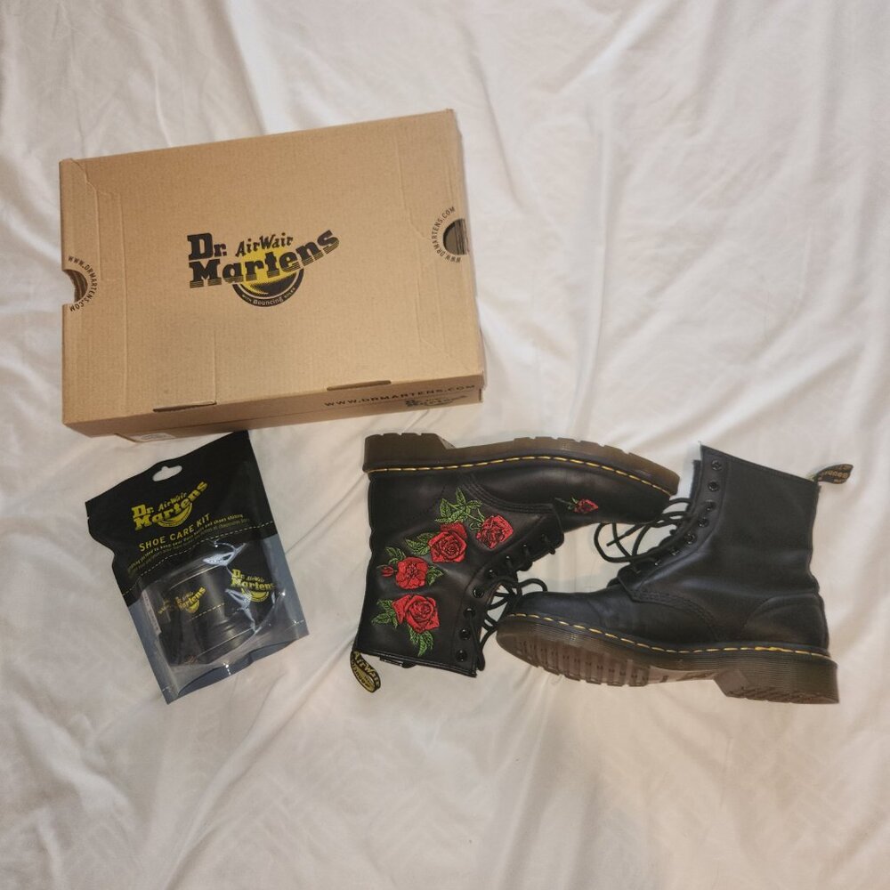 Dr. Marten Boots with Rose Detail Size US Women's 8 - Picture 4 of 7